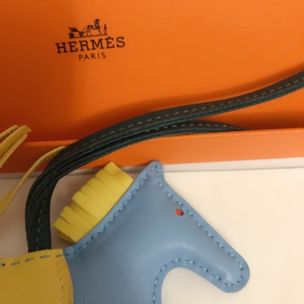 Authentic Hermes Rodeo - Picture 3 of 4